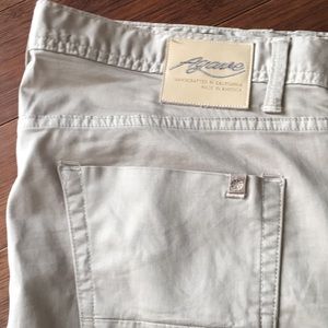 Men’s khakis pant